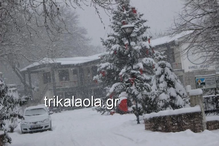 Μισό μέτρο το χιόνι στα Τρίκαλα (βίντεο)